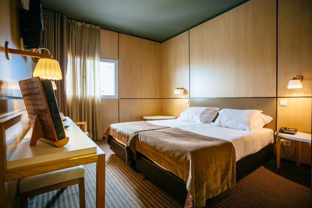 Double or Twin STANDARD Room, Axis Vermar Conference & Beach Hotel, Porto