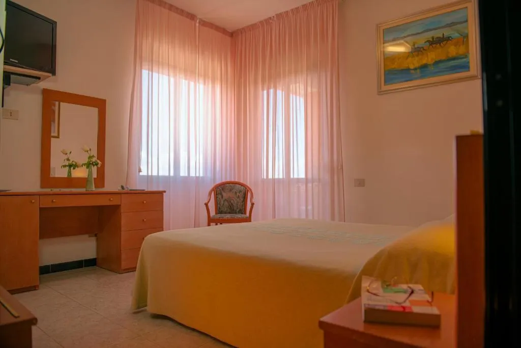 SINGLE STANDARD Room, Hotel Califfo, Cagliari