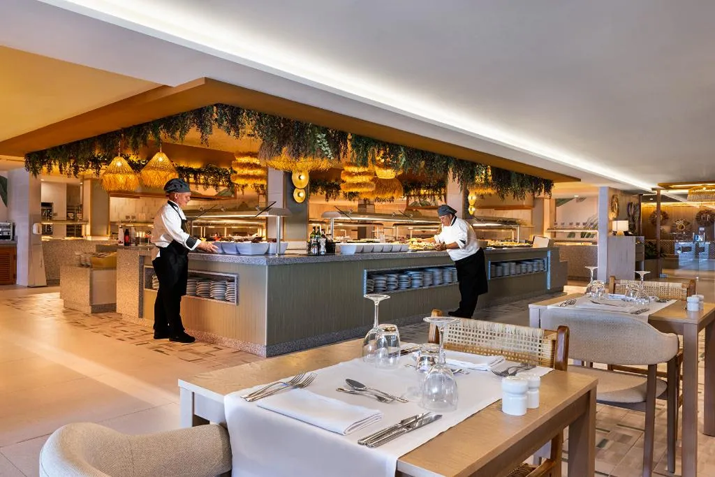 Restaurant, Hotel Riu Palace La Mola, Ibiza