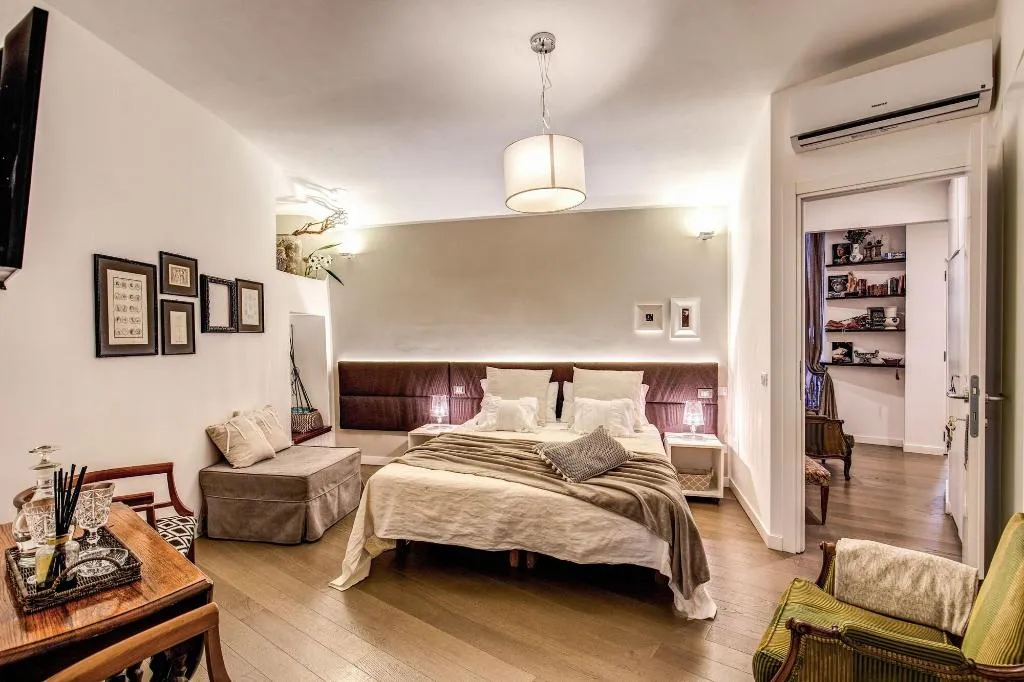 Room, Approdo Ripetta, Rome