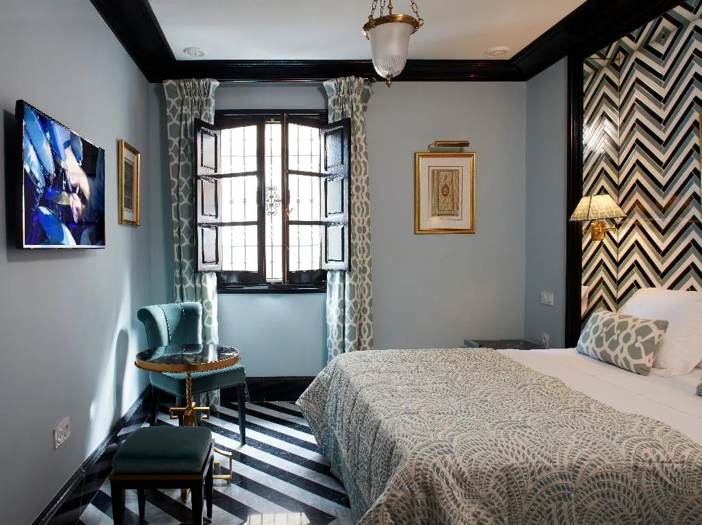 DOUBLE DELUXE ONE BED Room, Triana House, Seville