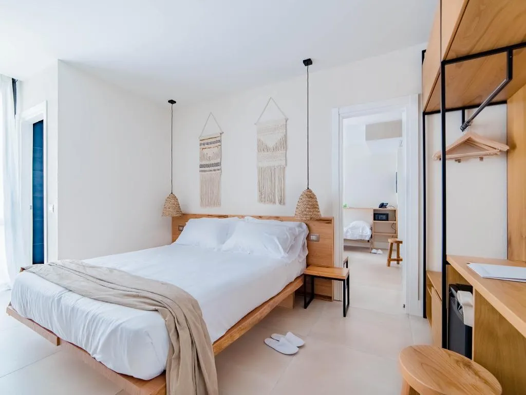 DOUBLE CLASSIC Room, Cumeja Beach Club & Hotel, Naples