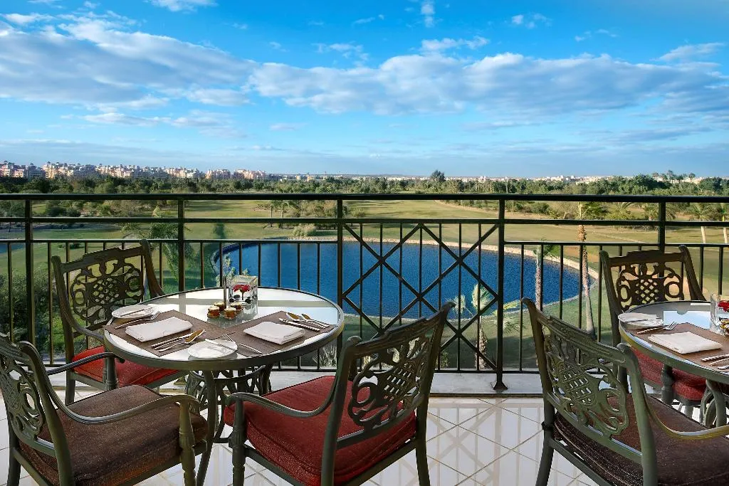 SUITE STANDARD Room, Hilton Pyramids Golf, Cairo