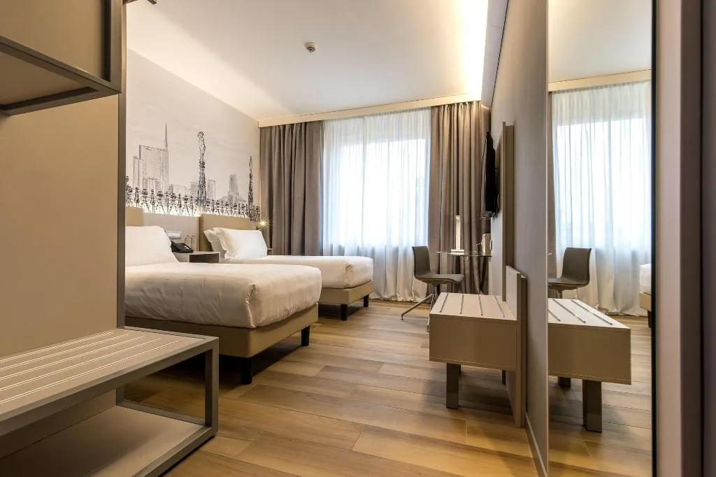 Room, 43 Station Hotel, Milan