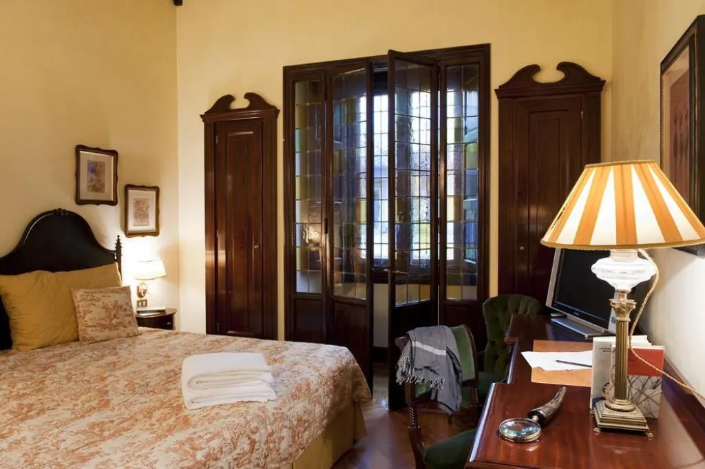Room, Grand Hotel Baglioni, Florence