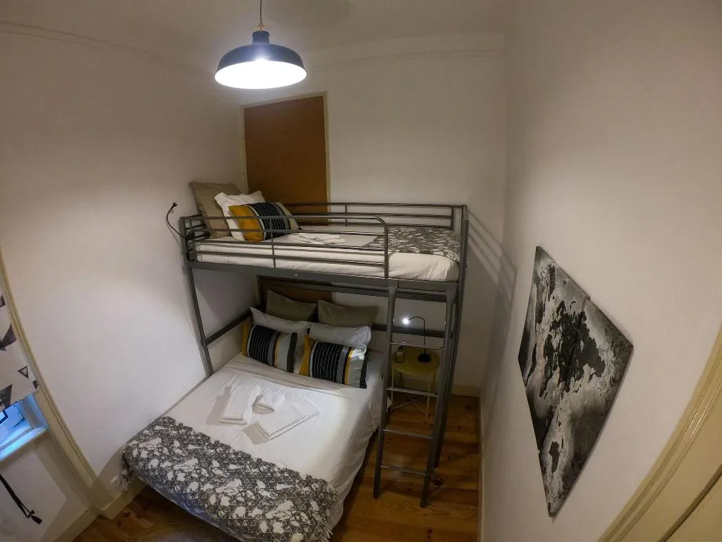 Room, Dukostel, Lisbon