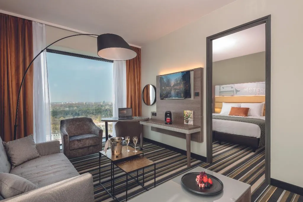 JUNIOR SUITE STANDARD Room, Leonardo Royal Hotel Amsterdam, Amsterdam