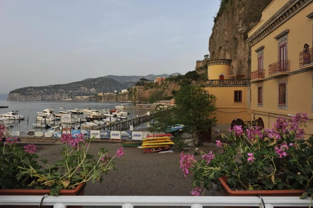 Room, Surriento Suites, Naples