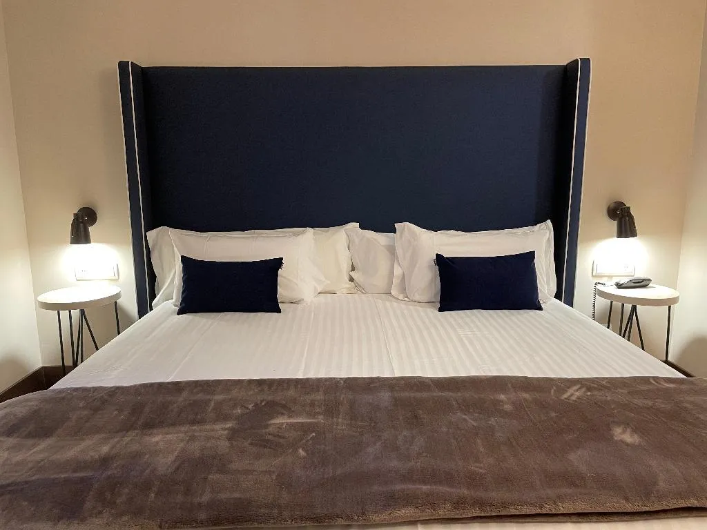 DOUBLE KING SIZE BED Room, María Cristina Hotel, Madrid