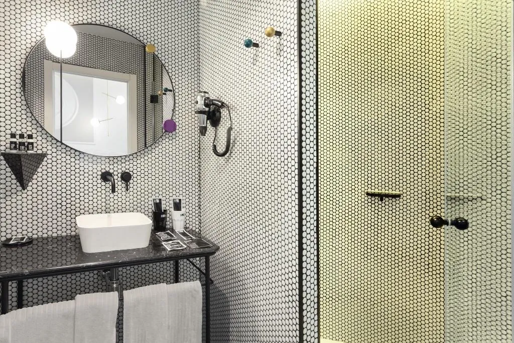 TWIN STANDARD Room, One Shot Fortuny 07, Madrid