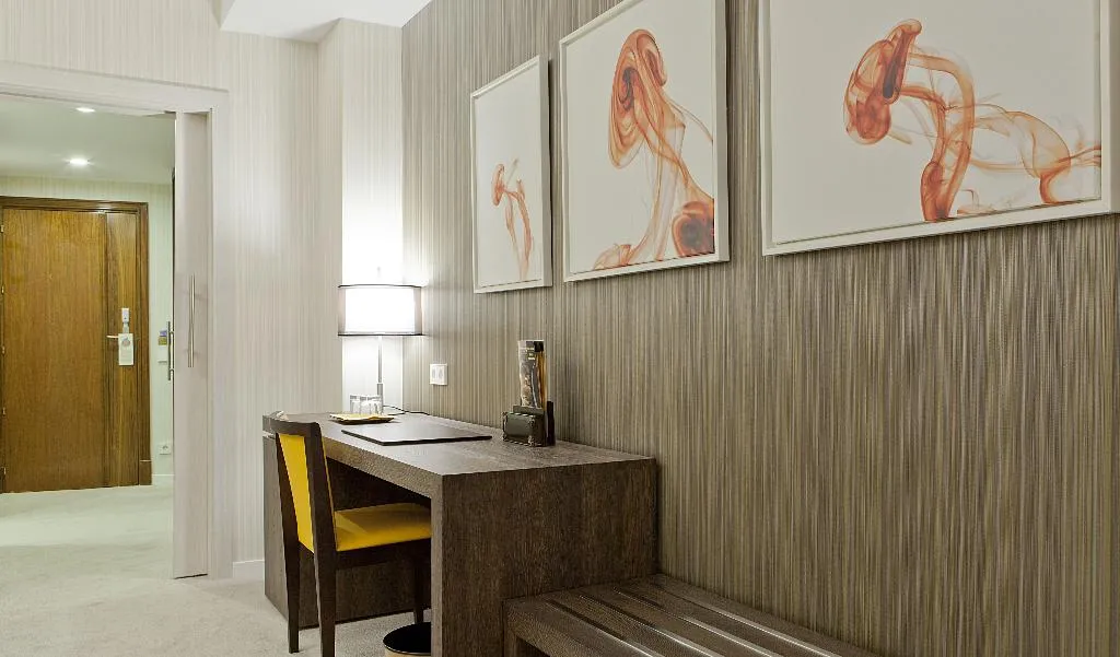DOUBLE SUPERIOR Room, Liabeny, Madrid
