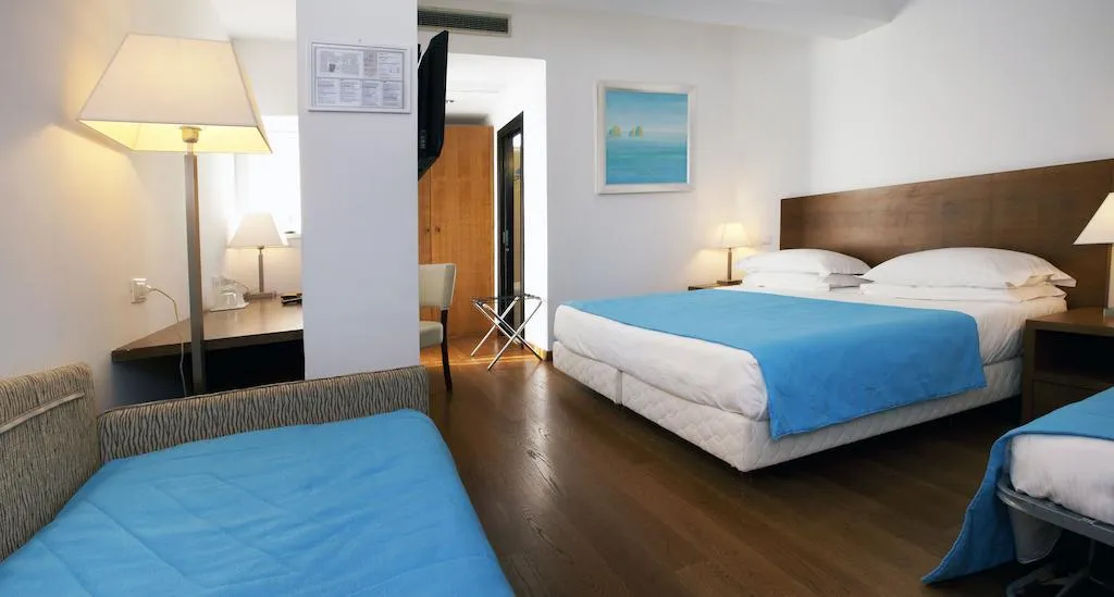 TRIPLE COMFORT Room, Hotel Plaza, Naples