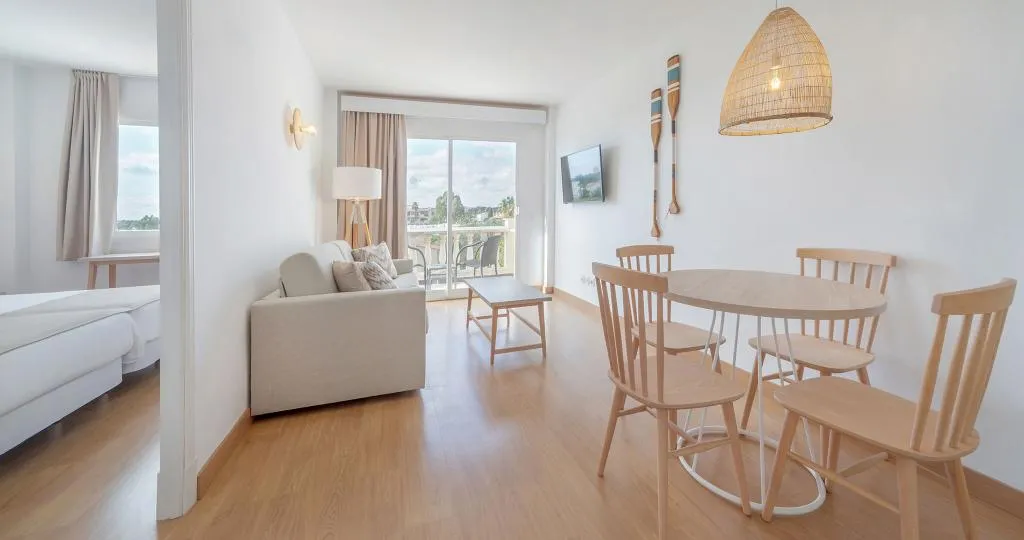 APARTMENT CAPACITY 4 ONE BEDROOM Room, Club Simo, Majorca