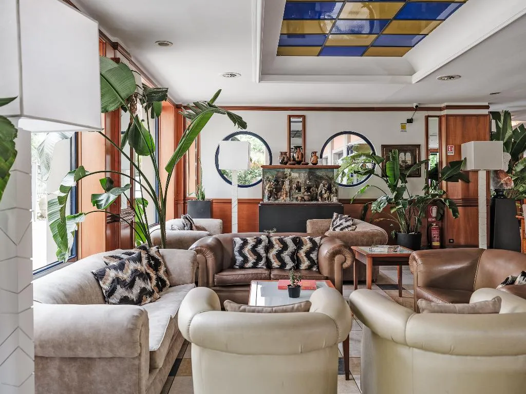 Lobby, Grand Hotel Tiberio, Rome