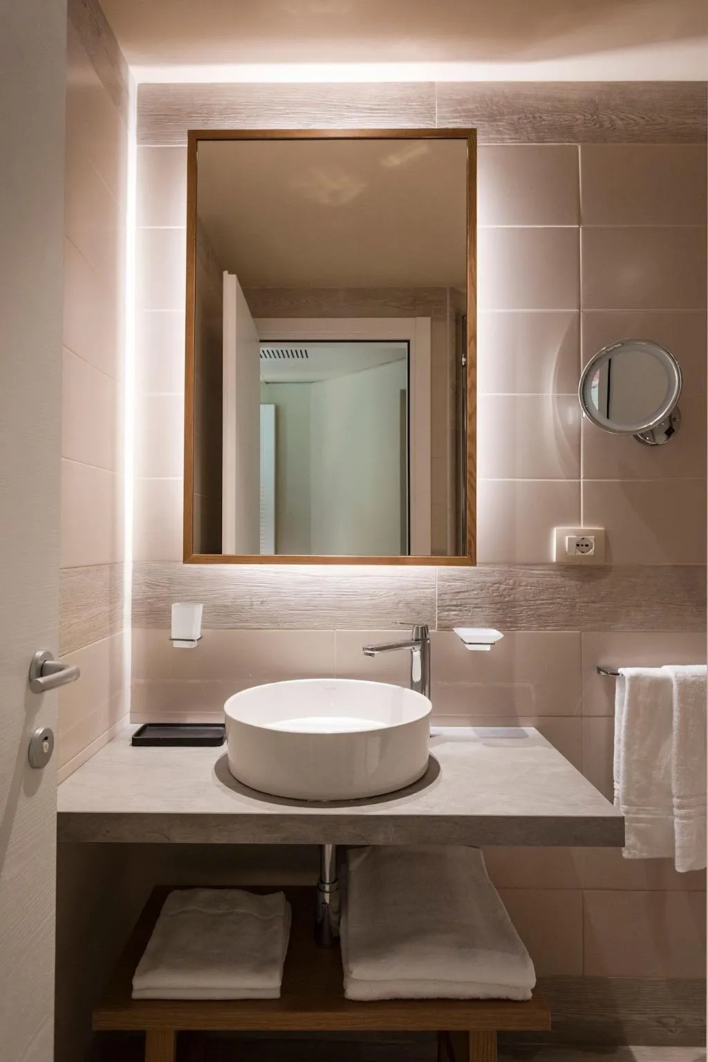 DOUBLE DELUXE SEA VIEW Room, Mangia’s Brucoli Sicily Autograph Collection, Catania