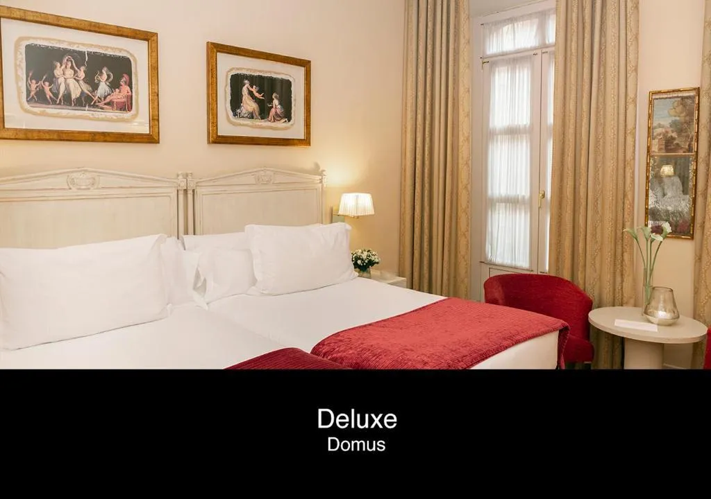 TRIPLE DELUXE Room, Casa Romana Hotel Boutique, Seville