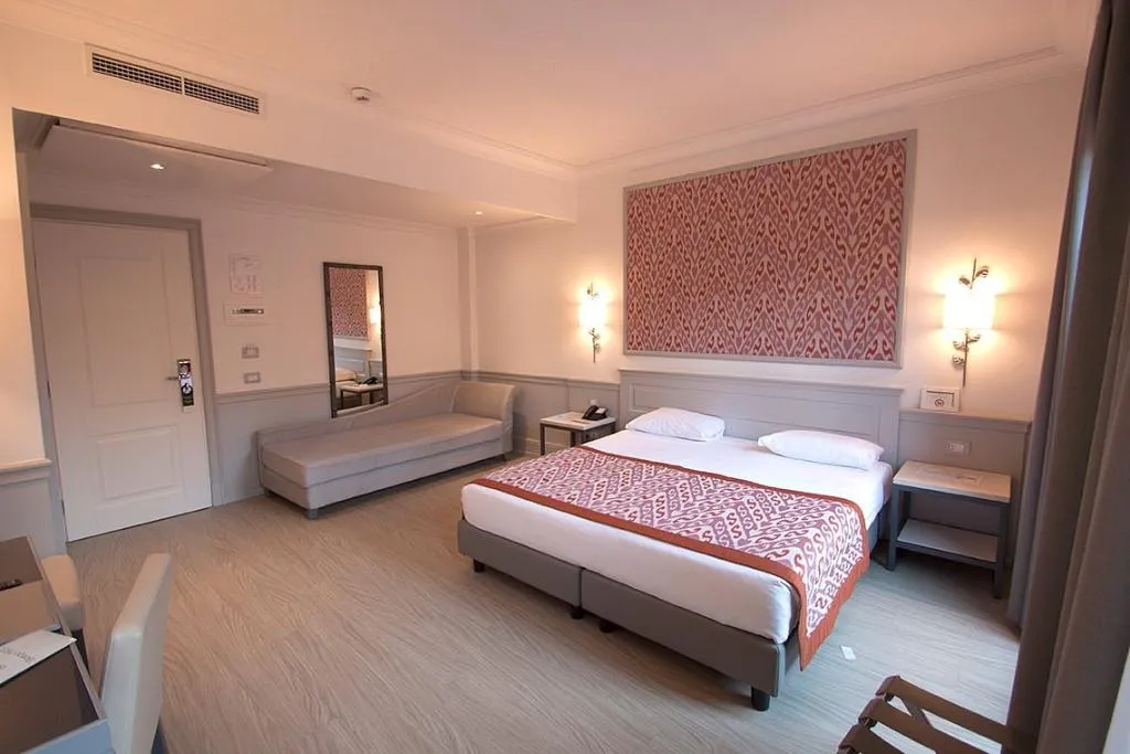 TRIPLE STANDARD Room, Hotel Della Conciliazione, Rome