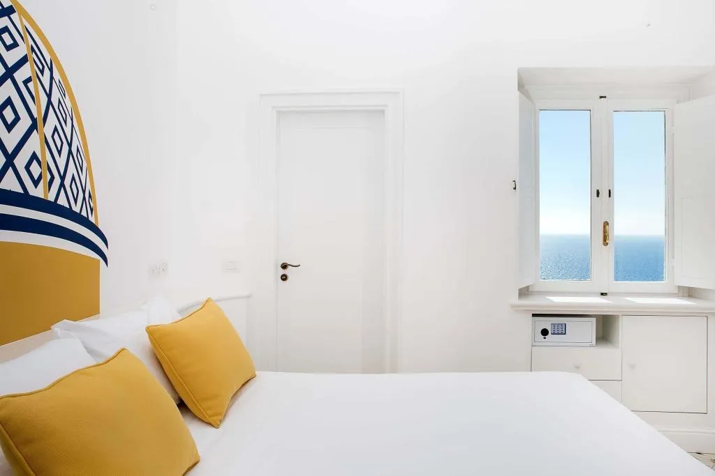 Double or Twin COMFORT SEA VIEW Room, Tramonto D'oro, Naples