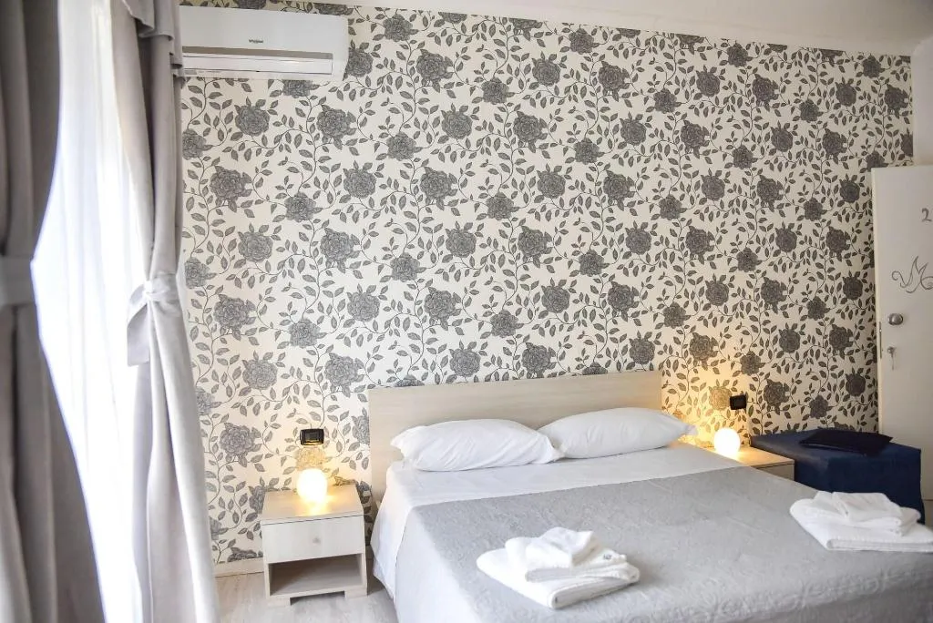 Room, Mirosa Bed And Breakfast, Naples