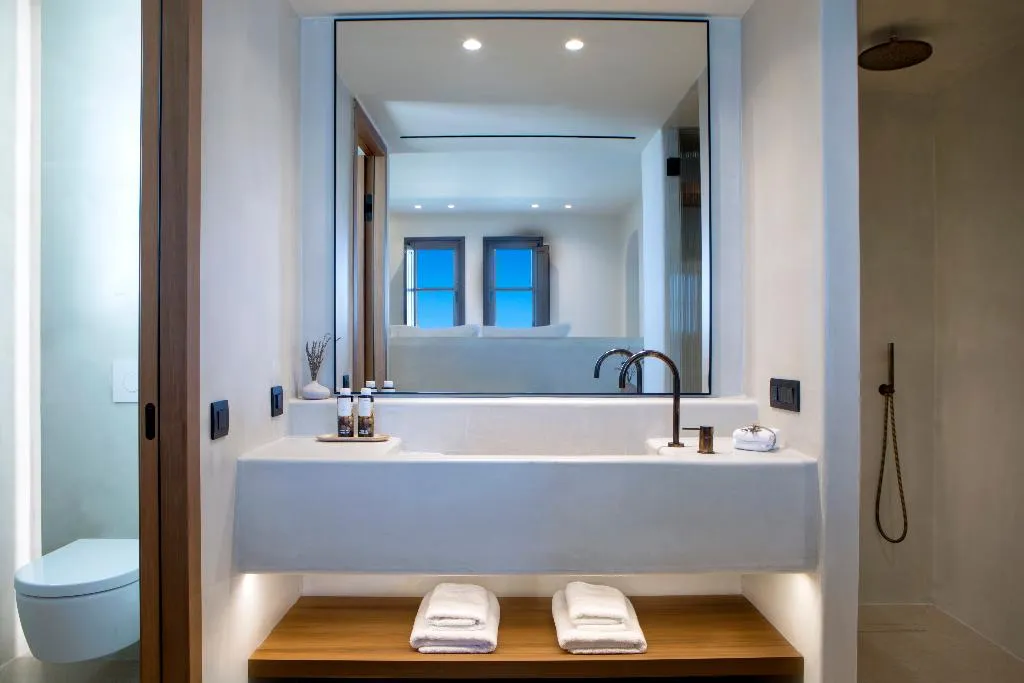 SUITE WITH JACUZZI Room, Elessa Hotel, Santorini