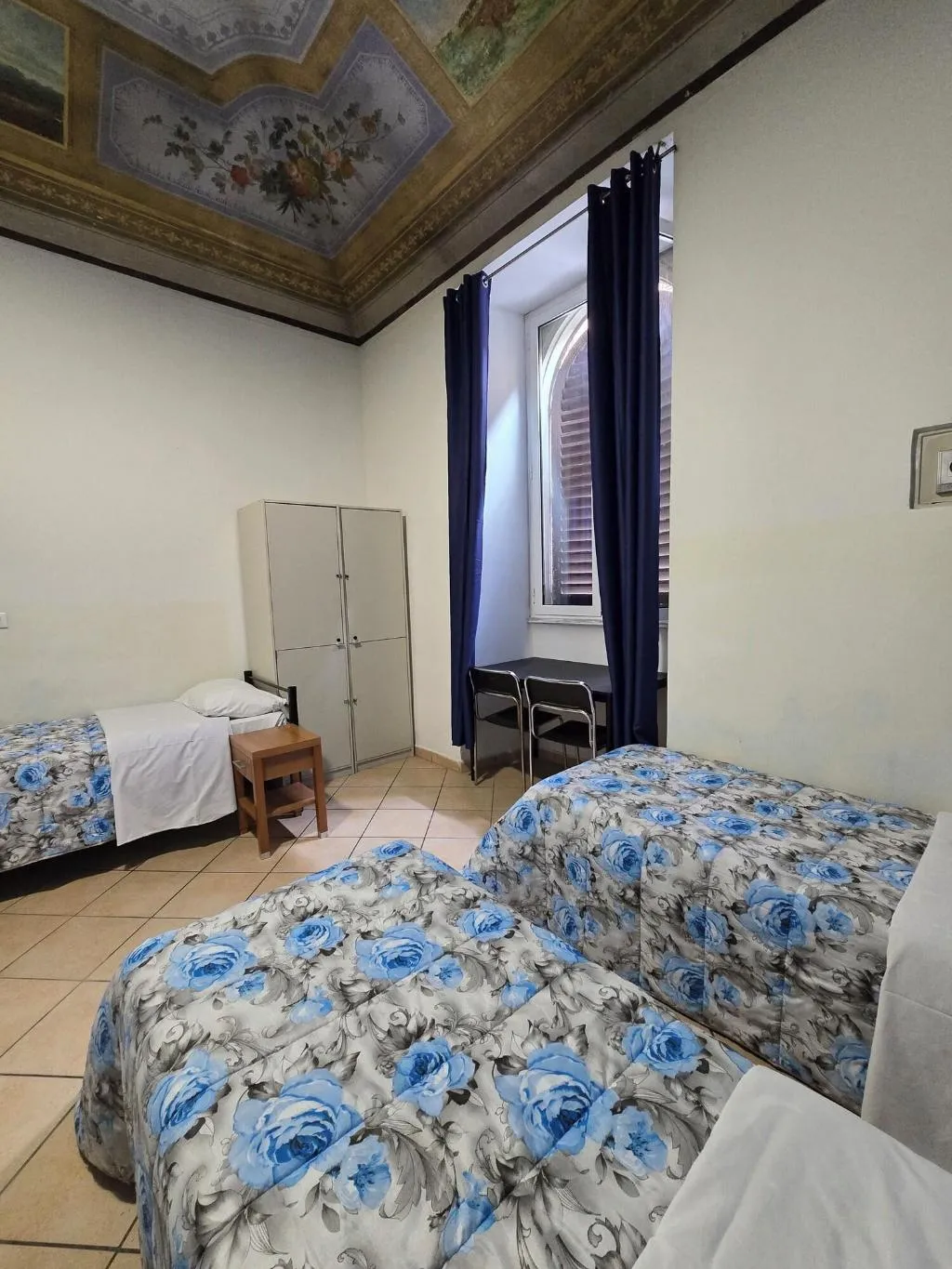 Room, Freedom Traveller, Naples