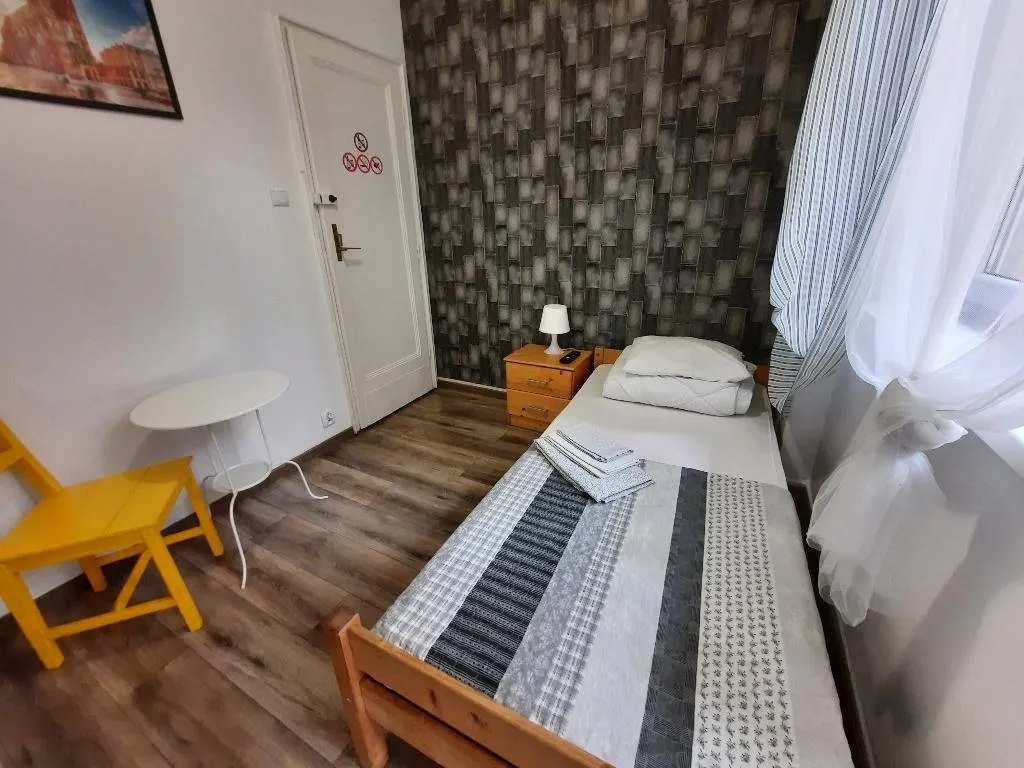 SINGLE STANDARD Room, Lorf Hostel and Apartments, Krakow