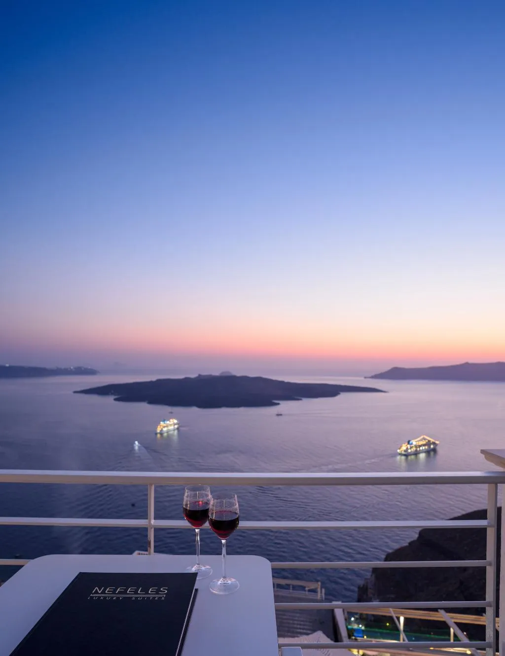 JUNIOR SUITE WITH JACUZZI Room, Nefeles Luxury Suites, Santorini