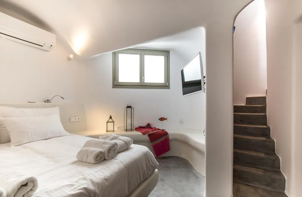 VILLA SUPERIOR WITH PRIVATE POOL Room, Cape 9, Santorini