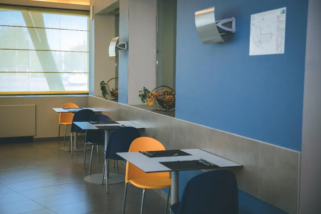 Restaurant, Holiday Inn Express Milan-Malpensa Airport, Milan