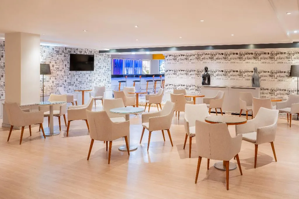 Restaurant, Madrid Alameda Aeropuerto Affiliated By Melia, Madrid