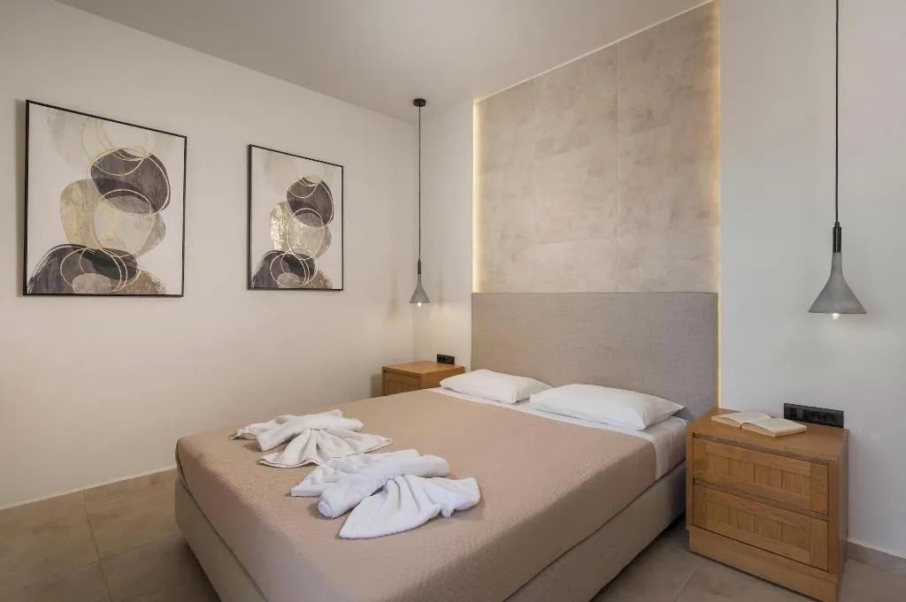 Room, Petritos Rooms And Studios, Crete