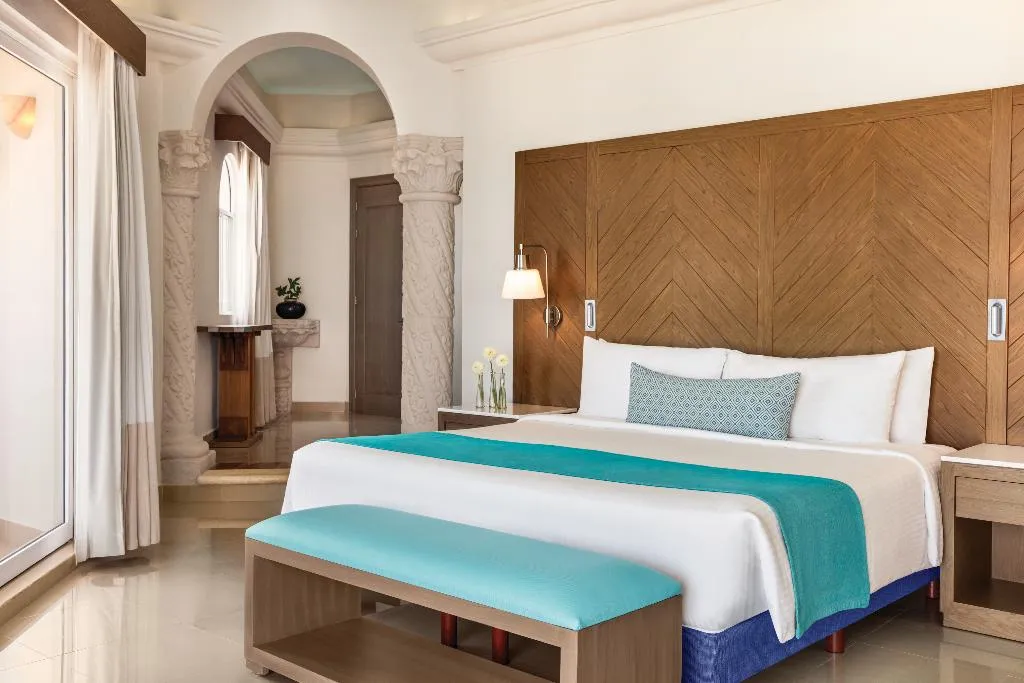 JUNIOR SUITE BEACH FRONT Room, Wyndham Alltra Playa del Carmen Adults Only All In, Playa Del Carmen