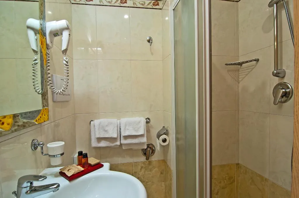 SINGLE STANDARD Room, Alba Palace, Florence