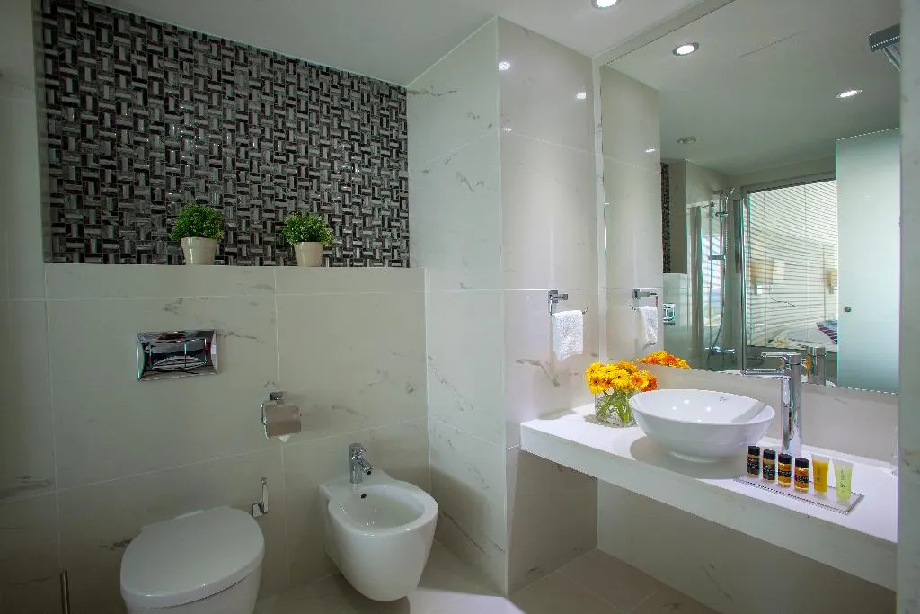 TWIN SIDE SEA VIEW Room, King Evelthon Beach Hotel & Resort, Cyprus