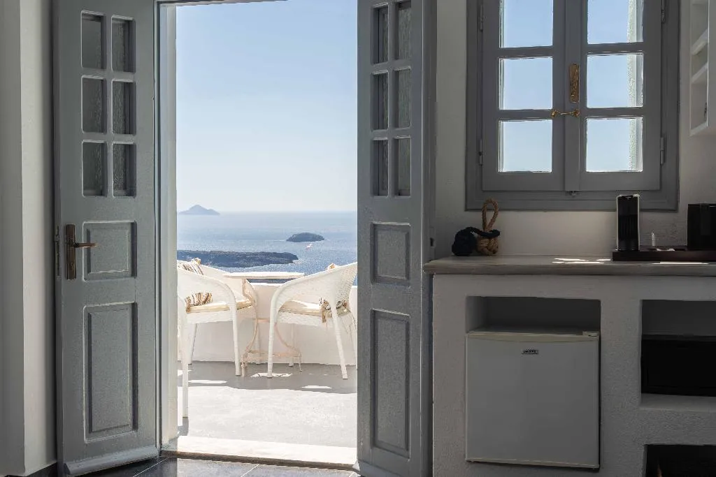 DOUBLE CLASSIC Room, La Roka Cliffside Memories, Santorini