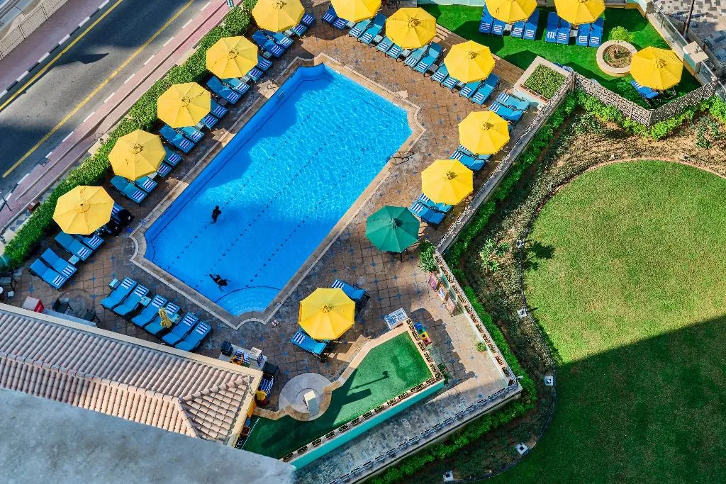 Pool, Ramada Hotel & Suites by Wyndham JBR, Dubai