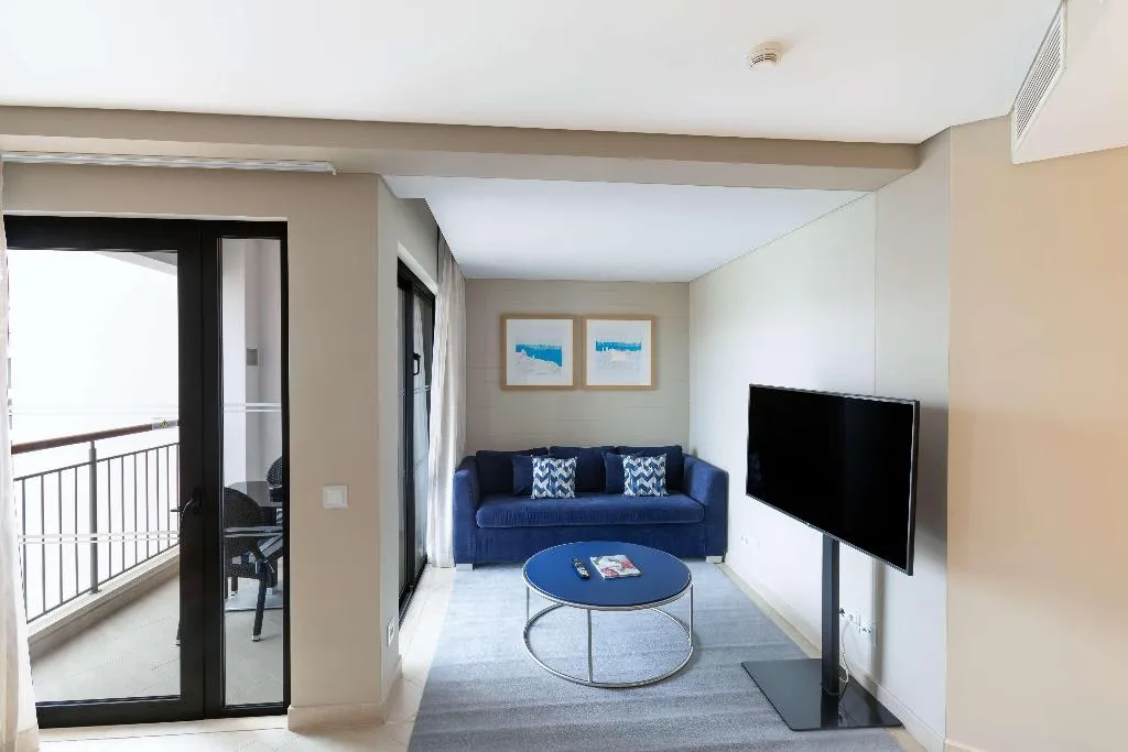 APARTMENT POOL VIEW Room, Hilton Vilamoura As Cascatas Golf Resort & Spa, Algarve