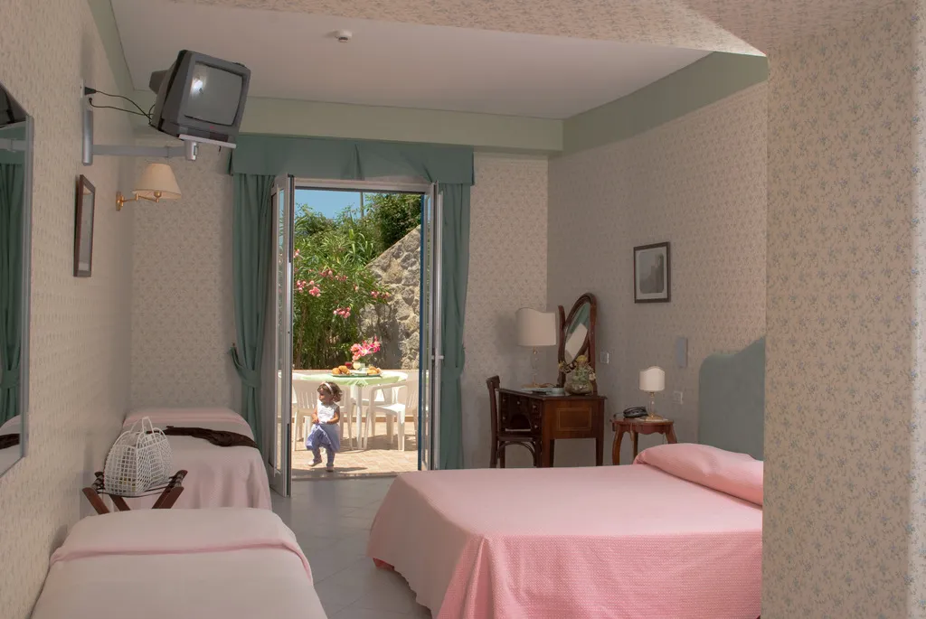 QUADRUPLE STANDARD Room, Loreley, Naples