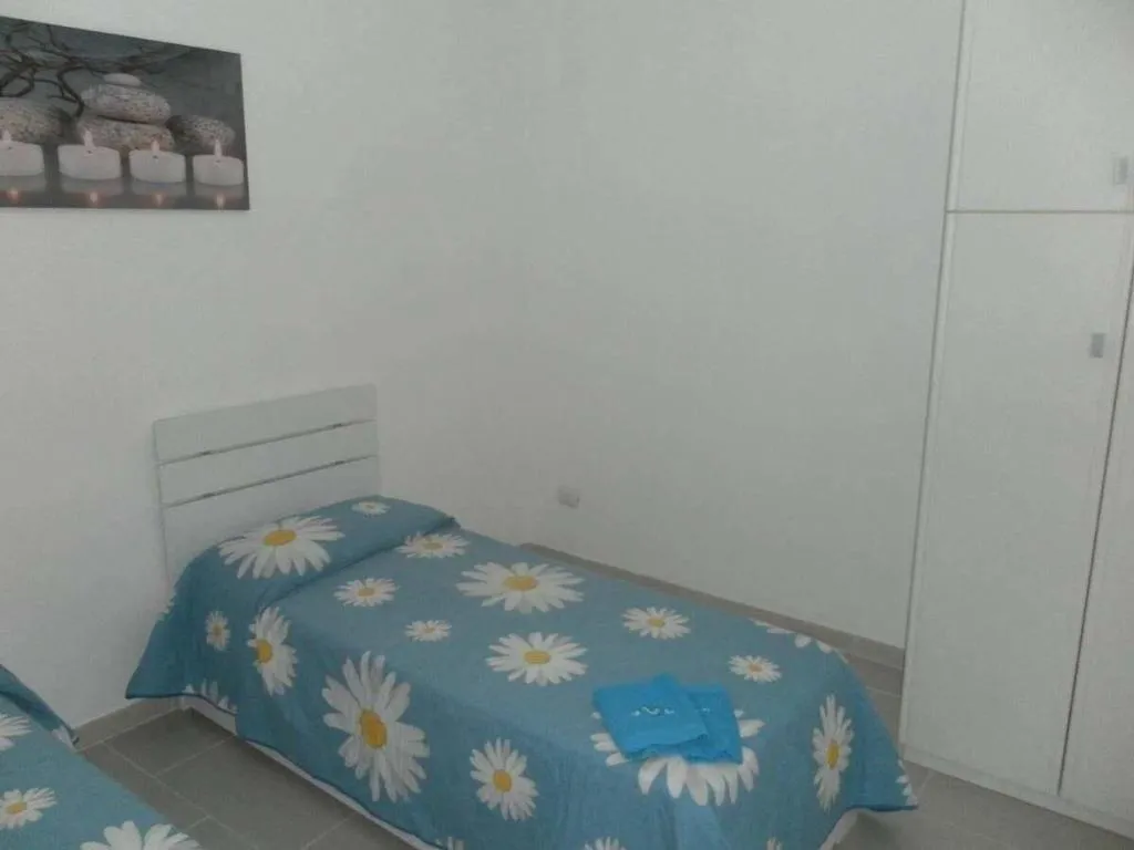 Room, Bed And Breakfast Ocurniciell, Naples