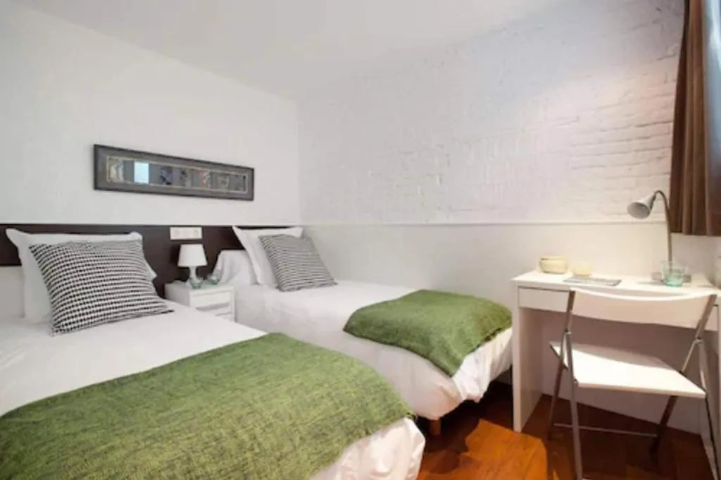 Room, Enjoybcn Gaudi Apartments, Barcelona
