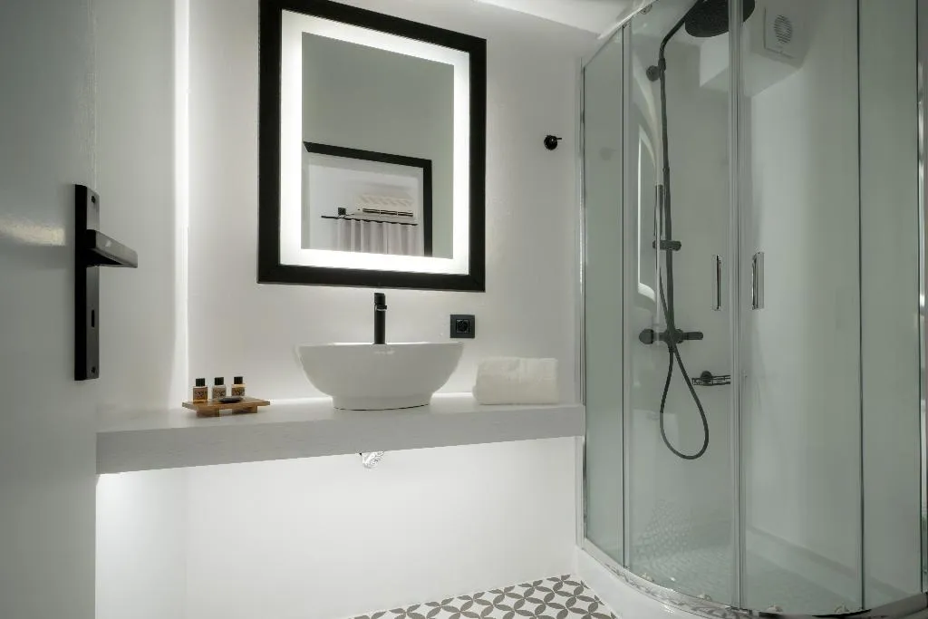 DOUBLE COMFORT Room, Divelia, Santorini