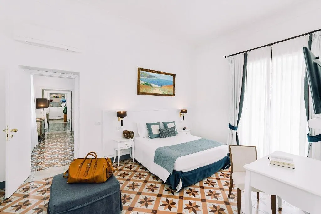 Room, Amalfi Luxury House, Naples