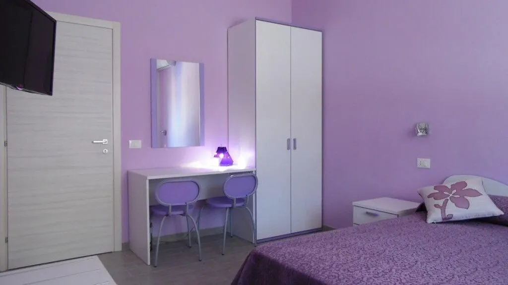 Room, La Roccia Bianca B&B, Catania
