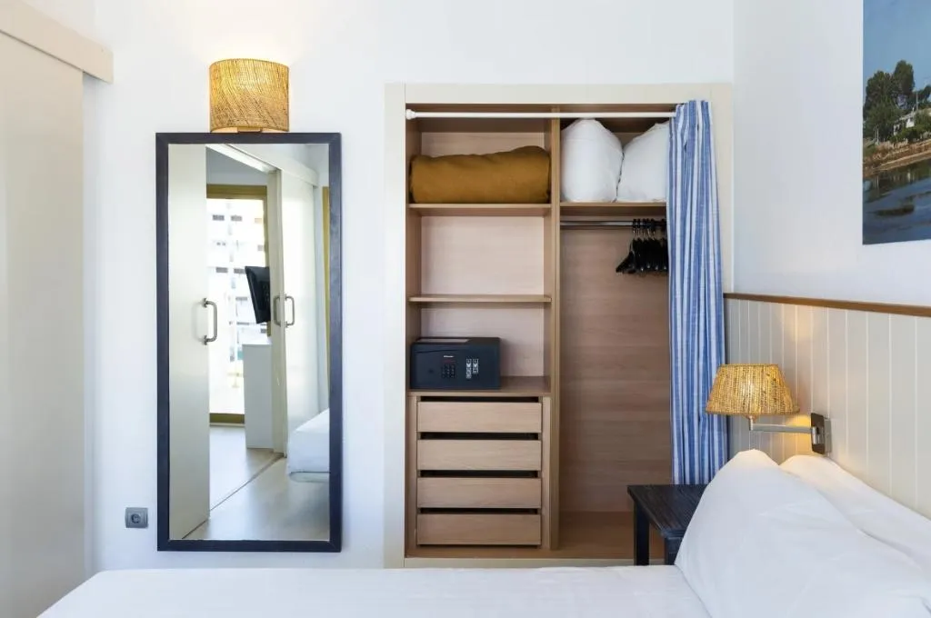 FAMILY ROOM STANDARD Room, Blaumar, Costa Brava