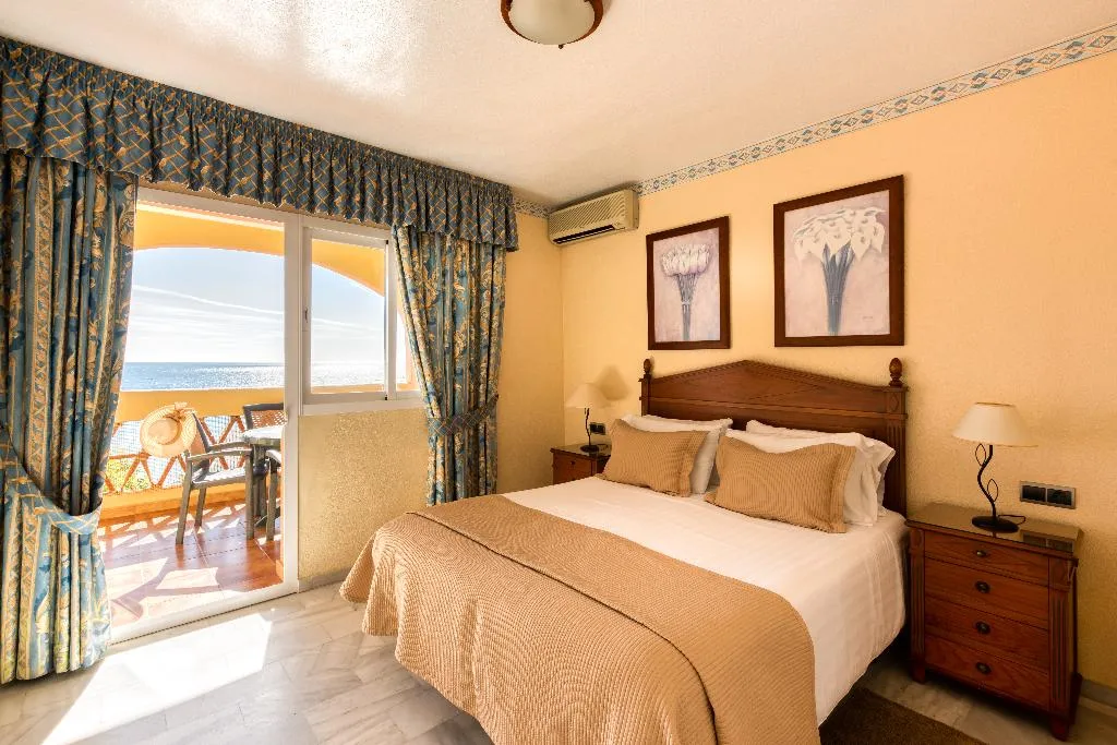 APARTMENT TWO BEDROOMS Room, Macdonald Dona Lola, Costa Del Sol