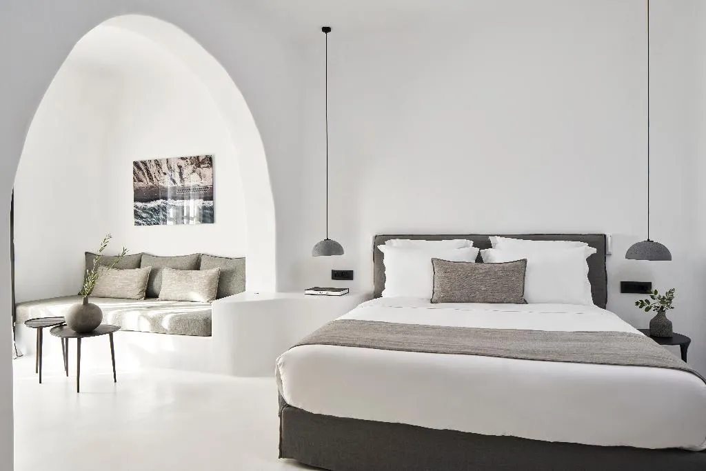 JUNIOR SUITE WITH PRIVATE POOL Room, Pantheon Villas, Santorini