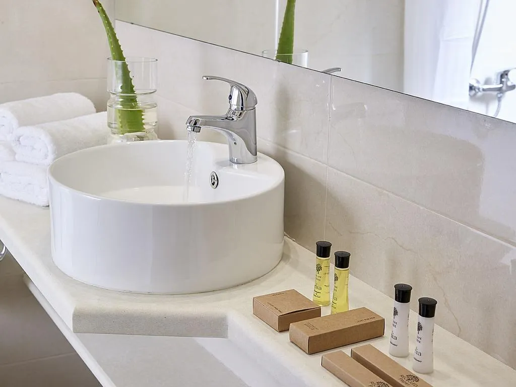 DOUBLE SINGLE USE GARDEN VIEW Room, Malia Bay Beach Hotel & Bungalows, Crete