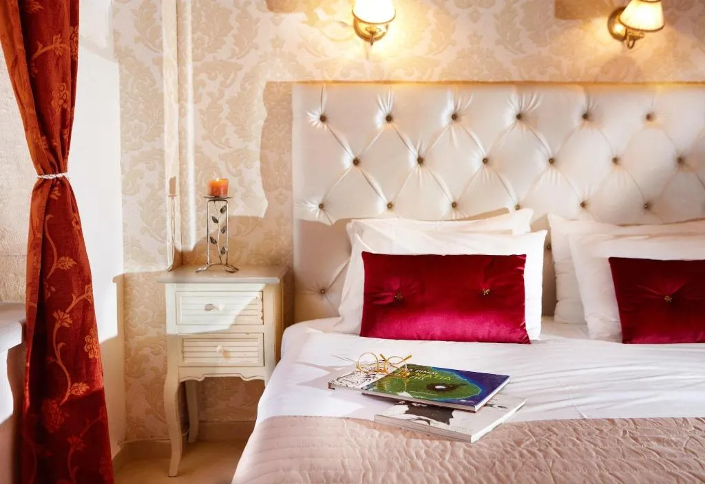 Room, Archontiko - Rethymno Old Town Suites, Crete