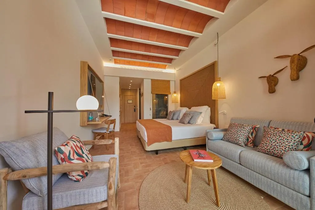 Room, Cala San Miguel Ibiza Res, Curio Colllec by Hilton, Ibiza