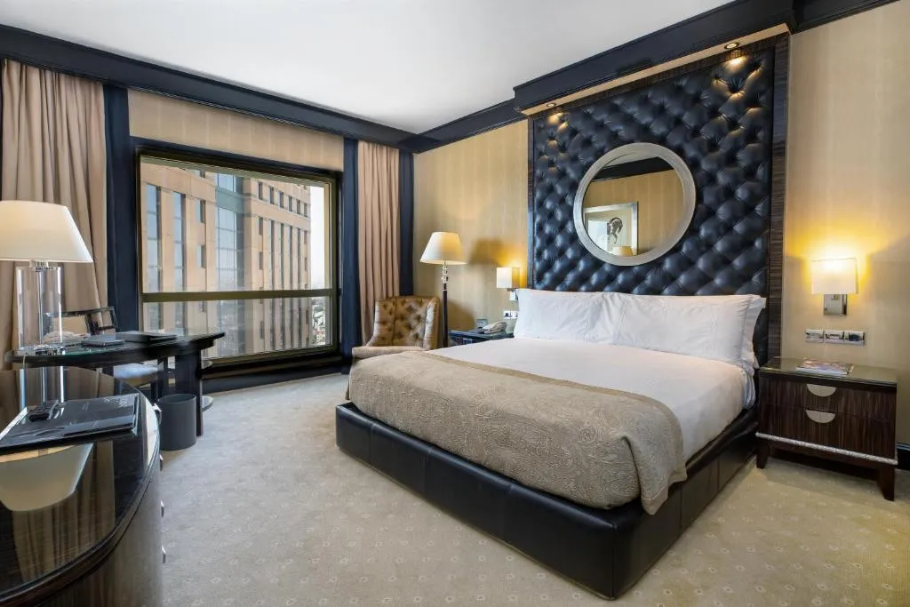 Room DELUXE PREMIER Room, Fairmont Nile City, Cairo